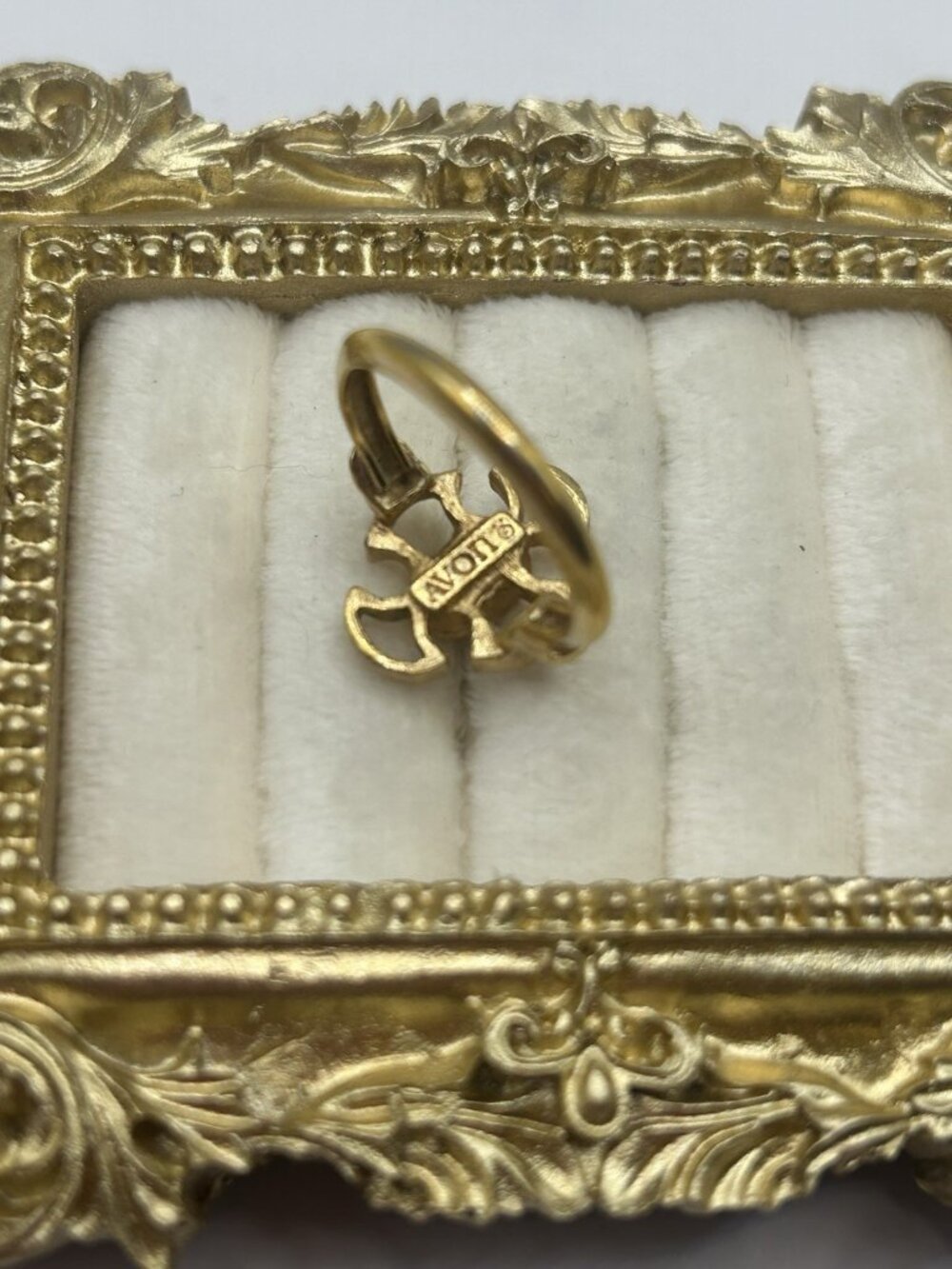 Vintage 1973 Avon Baroness Ring Gold Tone Faux Jade Maltese Cross Size 7.5 Gift - Picture 7 of 12